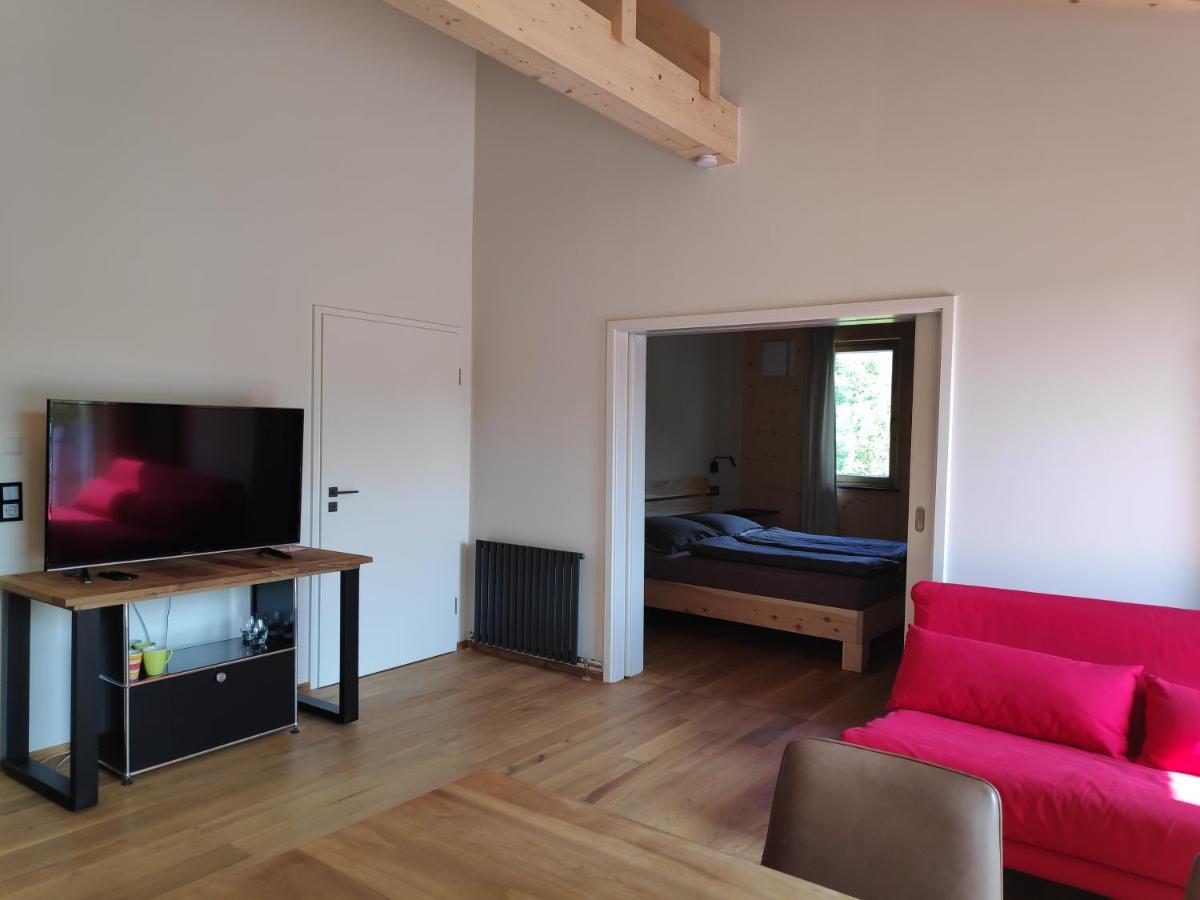Ferienwohnungen Und Zimmer In Reutlingen-Goenningen Exteriér fotografie