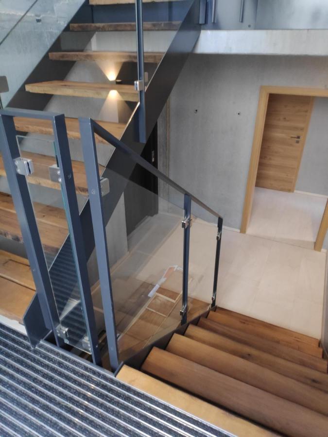 Ferienwohnungen Und Zimmer In Reutlingen-Goenningen Exteriér fotografie