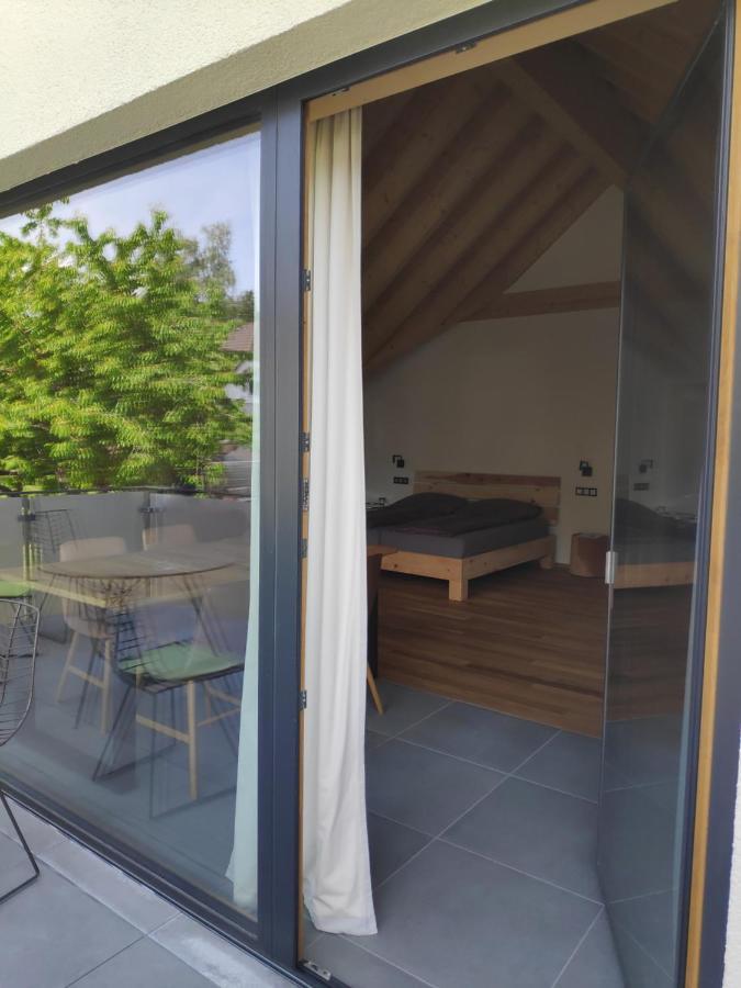 Ferienwohnungen Und Zimmer In Reutlingen-Goenningen Exteriér fotografie
